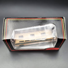 Load image into Gallery viewer, Exclusive First Editions 1965 Bristol MW Coach - Lincolnshire #16206 1:76 Die Cast Model