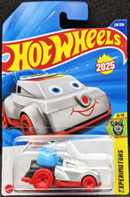 Load image into Gallery viewer, Hot Wheels 2025 Quick Chat Silver #216 Experimotors 9/10 New Long Card