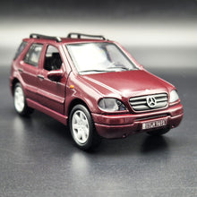 Load image into Gallery viewer, Smart Toys 2000 Mercedes-Benz ML430 Maroon 1:34 Diecast Car