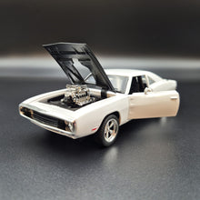 Load image into Gallery viewer, Explorafind 1969 Dodge Charger 500 White 1:32 Die Cast Car