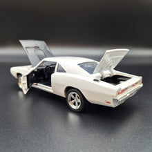 Load image into Gallery viewer, Explorafind 1969 Dodge Charger 500 White 1:32 Die Cast Car