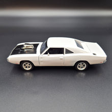 Load image into Gallery viewer, Explorafind 1969 Dodge Charger 500 White 1:32 Die Cast Car