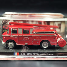 Load image into Gallery viewer, Amercom 1970 Citroën Drouville FPT Pump-and-Tank Fire Tender France 1:57 Die Cast Model