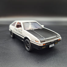 Load image into Gallery viewer, Explorafind 1986 Toyota Trueno AE86 "Initial D" White 1:32 Die Cast Car