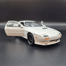 Load image into Gallery viewer, Explorafind 1989 Mazda RX-7 White 1:24 Die Cast Car