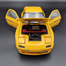 Load image into Gallery viewer, Explorafind 1989 Mazda RX-7 Yellow 1:24 Die Cast Car
