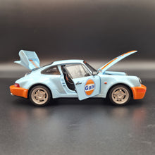 Load image into Gallery viewer, Explorafind 1994 Porsche 964 Turbo Carrera RS Gulf Blue 1:24 Die Cast Car