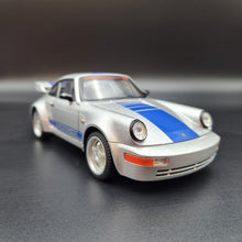Load image into Gallery viewer, Explorafind 1994 Porsche 964 Turbo Carrera RS Silver 1:24 Die Cast Car
