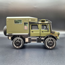 Load image into Gallery viewer, Explorafind 2000 Mercedes Benz Unimog Off Road RV Army Green 1:32 Die Cast Truck