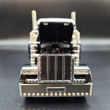 Load image into Gallery viewer, Explorafind 2010 Peterbilt 389 AeroCab Style Truck Black 1:24 Die Cast Truck