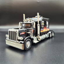 Load image into Gallery viewer, Explorafind 2010 Peterbilt 389 AeroCab Style Truck Black 1:24 Die Cast Truck