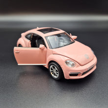 Load image into Gallery viewer, Explorafind 2010 Volkswagen New Beetle Pink 1:32 Die Cast Car