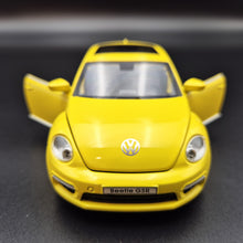Load image into Gallery viewer, Explorafind 2010 Volkswagen New Beetle Yellow 1:32 Die Cast Car