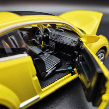 Load image into Gallery viewer, Explorafind 2010 Volkswagen New Beetle Yellow 1:32 Die Cast Car