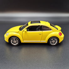 Load image into Gallery viewer, Explorafind 2010 Volkswagen New Beetle Yellow 1:32 Die Cast Car