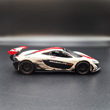 Load image into Gallery viewer, Explorafind 2016 McLaren P1 GTR White 1:32 Die Cast Car