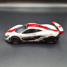 Load image into Gallery viewer, Explorafind 2016 McLaren P1 GTR White 1:32 Die Cast Car