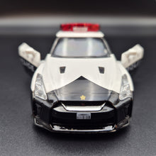Load image into Gallery viewer, Explorafind 2018 Nissan GT-R Police Car White/Black 1:32 Die Cast Car