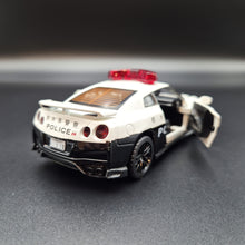 Load image into Gallery viewer, Explorafind 2018 Nissan GT-R Police Car White/Black 1:32 Die Cast Car