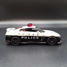 Load image into Gallery viewer, Explorafind 2018 Nissan GT-R Police Car White/Black 1:32 Die Cast Car