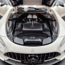 Load image into Gallery viewer, Explorafind 2019 Mercedes-AMG GT White 1:18 Die Cast Car