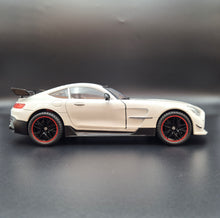 Load image into Gallery viewer, Explorafind 2019 Mercedes-AMG GT White 1:18 Die Cast Car