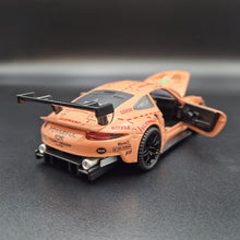 Load image into Gallery viewer, Explorafind 2019 Porsche 911 RSR Pink 1:32 Die Cast Race Car