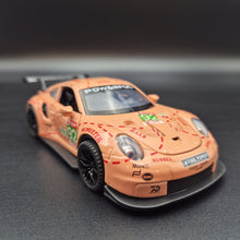 Load image into Gallery viewer, Explorafind 2019 Porsche 911 RSR Pink 1:32 Die Cast Race Car