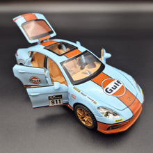 Load image into Gallery viewer, Explorafind 2019 Porsche Panamera S Gulf Blue 1:24 Die Cast Car