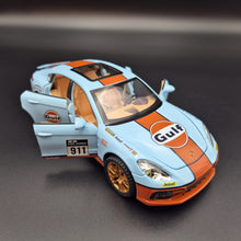 Load image into Gallery viewer, Explorafind 2019 Porsche Panamera S Gulf Blue 1:24 Die Cast Car