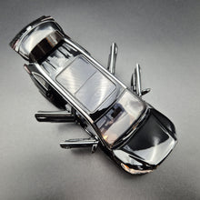 Load image into Gallery viewer, Explorafind 2019 Toyota Highlander Black 1:32 Die Cast Car