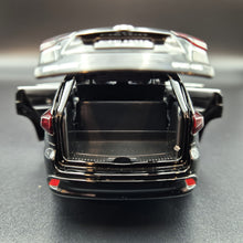 Load image into Gallery viewer, Explorafind 2019 Toyota Highlander Black 1:32 Die Cast Car