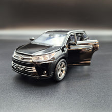 Load image into Gallery viewer, Explorafind 2019 Toyota Highlander Black 1:32 Die Cast Car