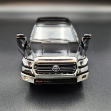 Load image into Gallery viewer, Explorafind 2019 Toyota Tundra Black 1:32 Die Cast Car