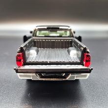 Load image into Gallery viewer, Explorafind 2019 Toyota Tundra Black 1:32 Die Cast Car