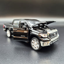 Load image into Gallery viewer, Explorafind 2019 Toyota Tundra Black 1:32 Die Cast Car