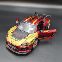 Load image into Gallery viewer, Explorafind 2020 Audi R8 V10 Red/Gold 1:24 Die Cast Car