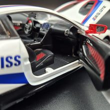 Load image into Gallery viewer, Explorafind 2020 BMW M8 GTE White 1:24 Die Cast Car