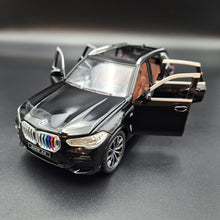 Load image into Gallery viewer, Explorafind 2020 BMW X5 Black 1:24 Die Cast Car