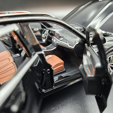 Load image into Gallery viewer, Explorafind 2020 BMW X5 Black 1:24 Die Cast Car
