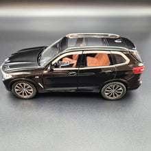 Load image into Gallery viewer, Explorafind 2020 BMW X5 Black 1:24 Die Cast Car