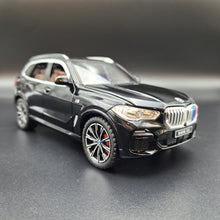 Load image into Gallery viewer, Explorafind 2020 BMW X5 Black 1:24 Die Cast Car
