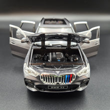 Load image into Gallery viewer, Explorafind 2020 BMW X5 Grey 1:24 Die Cast Car