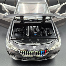 Load image into Gallery viewer, Explorafind 2020 BMW X5 Grey 1:24 Die Cast Car