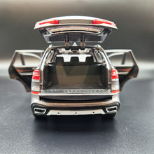 Load image into Gallery viewer, Explorafind 2020 BMW X5 Grey 1:24 Die Cast Car