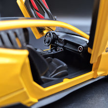 Load image into Gallery viewer, Explorafind 2020 Chevrolet Camaro ZL1 Yellow 1:24 Die Cast Car