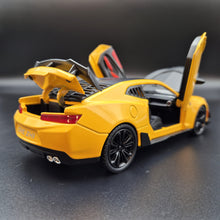 Load image into Gallery viewer, Explorafind 2020 Chevrolet Camaro ZL1 Yellow 1:24 Die Cast Car