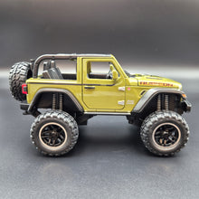 Load image into Gallery viewer, Explorafind 2020 Jeep Wrangler Rubicon Green 1:20 Die Cast Car