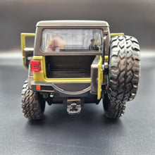 Load image into Gallery viewer, Explorafind 2020 Jeep Wrangler Rubicon Green 1:20 Die Cast Car