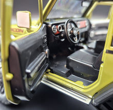Load image into Gallery viewer, Explorafind 2020 Jeep Wrangler Rubicon Green 1:20 Die Cast Car